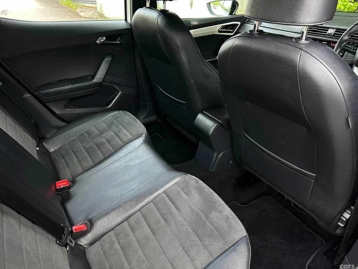 SEAT Arona SUV, Diesel, 2019, White