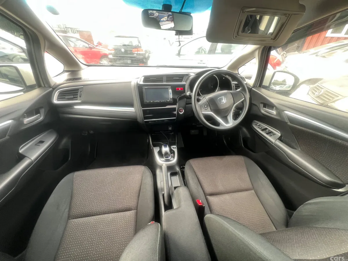 Honda Fit Hatchback, Petrol, 2015, White