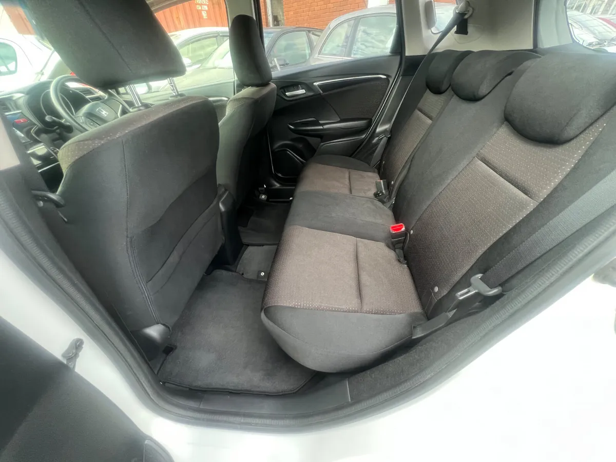 Honda Fit Hatchback, Petrol, 2015, White