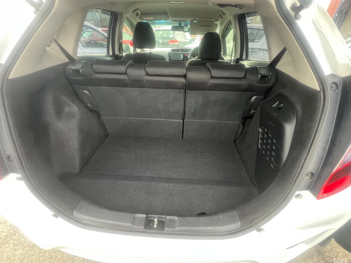 Honda Fit Hatchback, Petrol, 2015, White