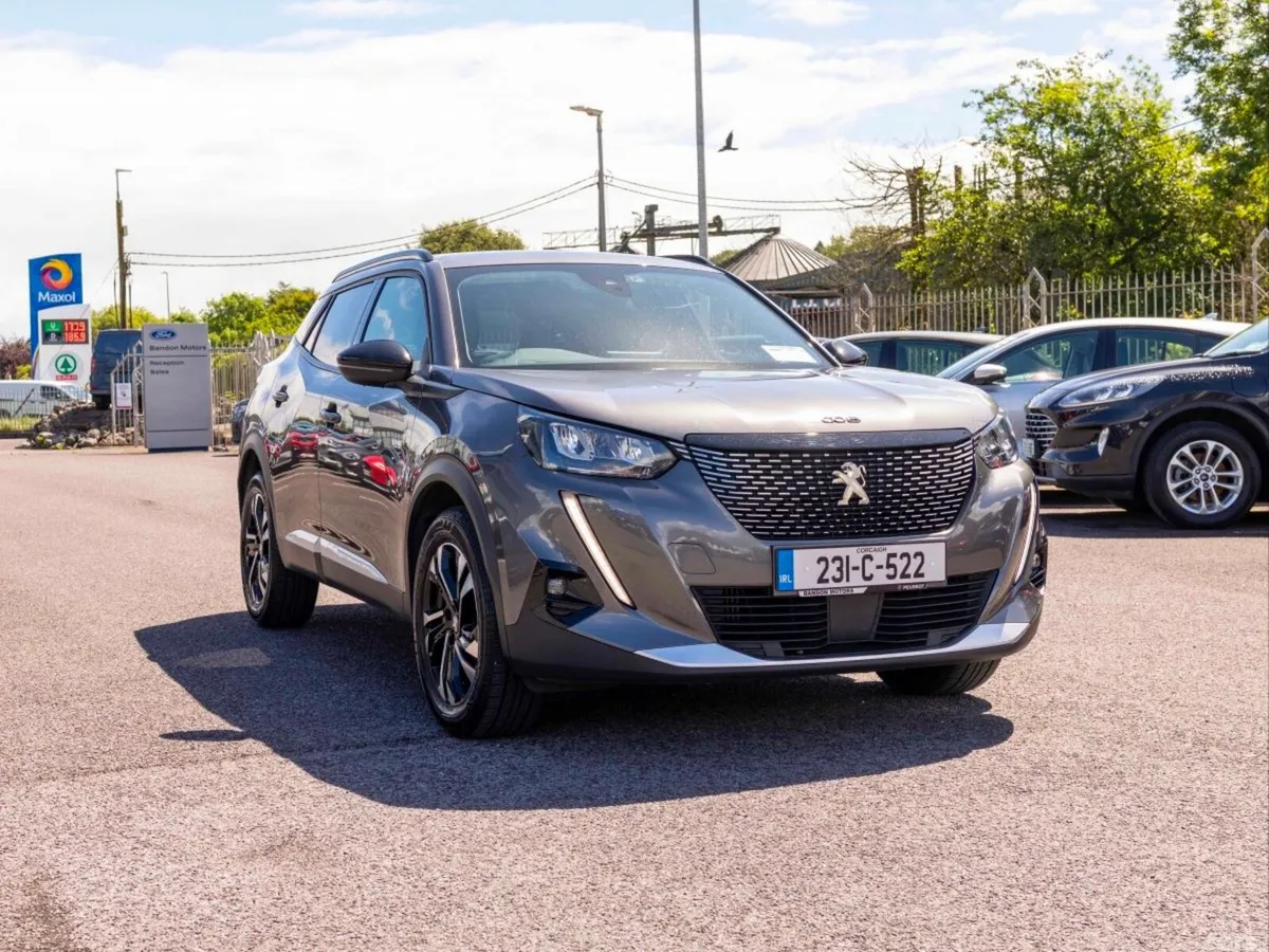 Peugeot 2008 MPV, Petrol, 2023, Grey
