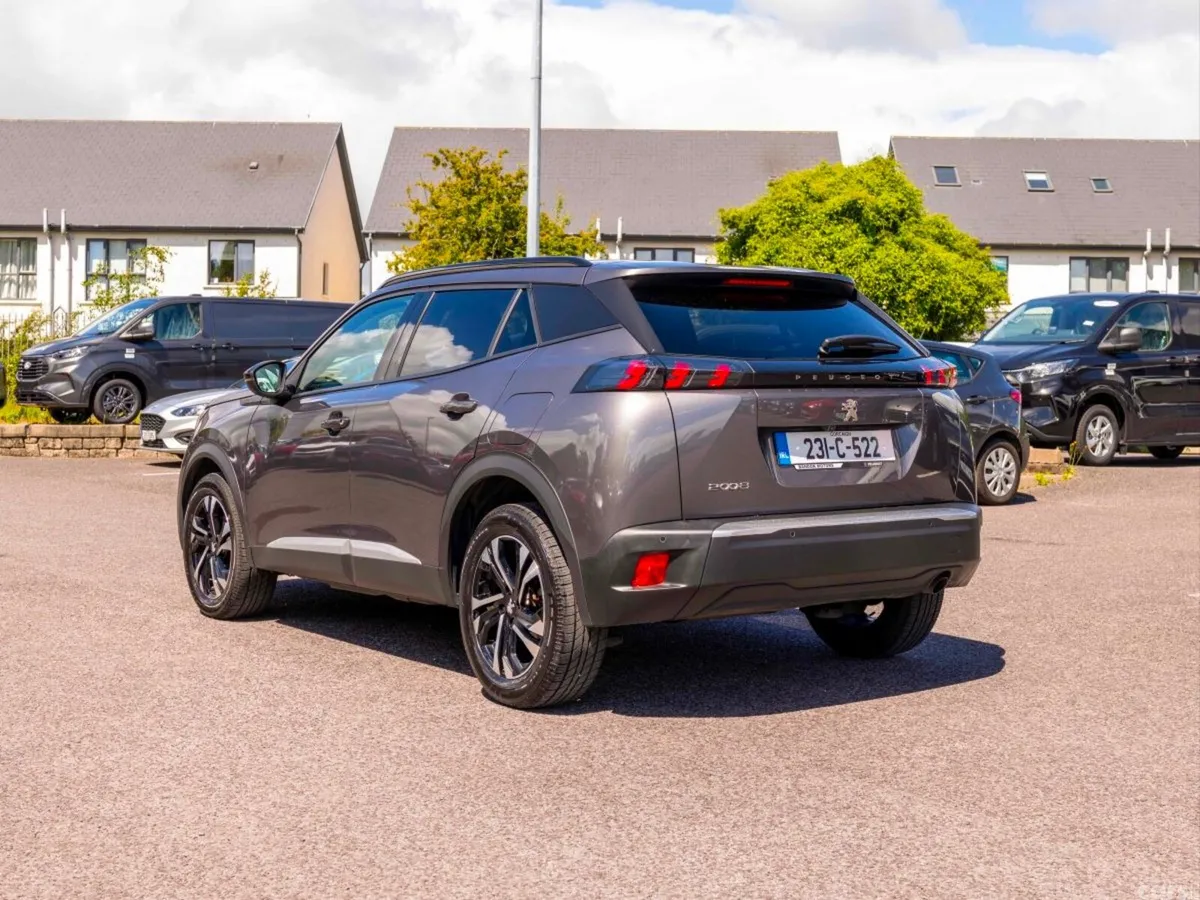 Peugeot 2008 MPV, Petrol, 2023, Grey
