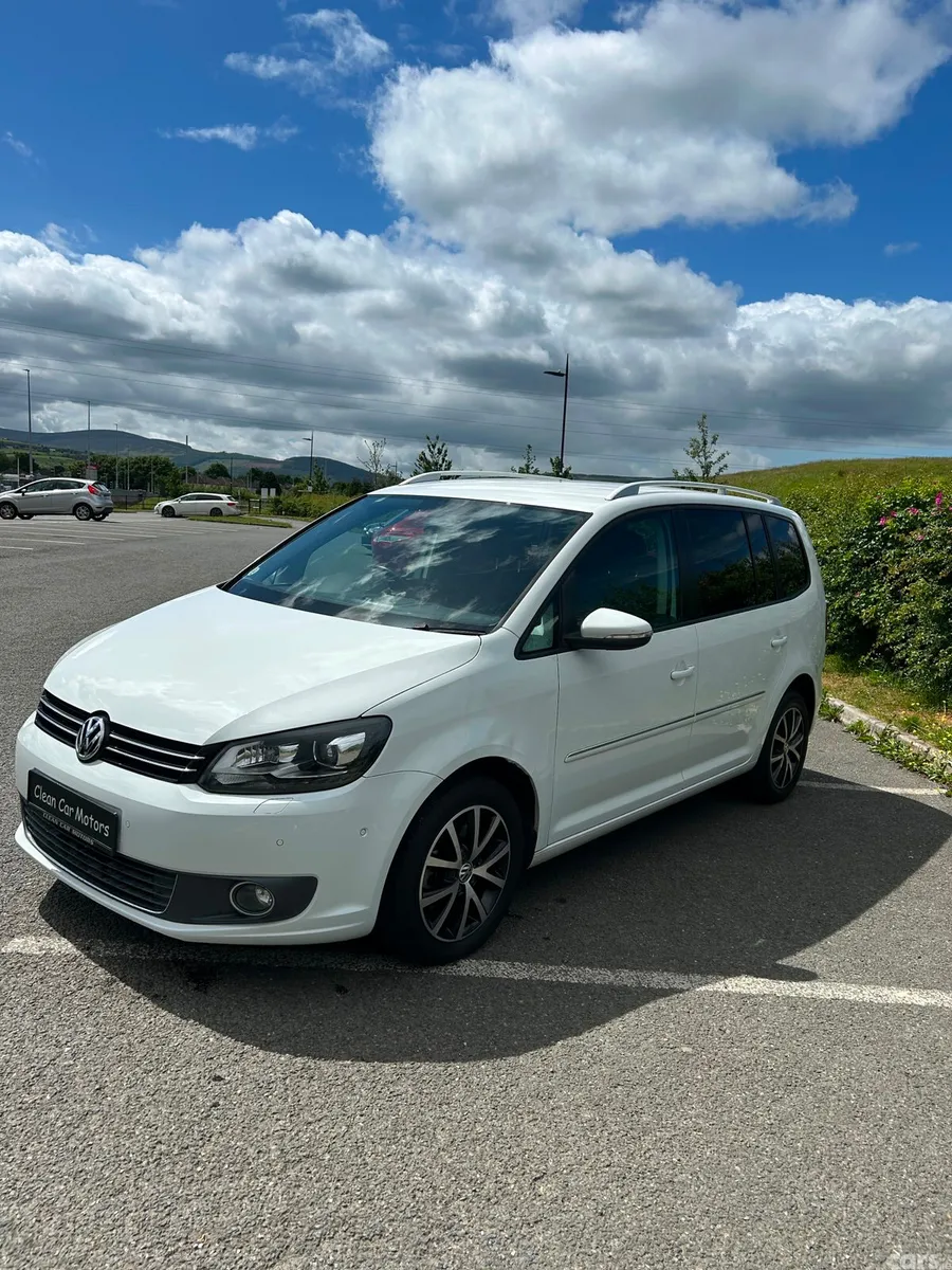 Volkswagen Touran MPV, Petrol, 2015, White