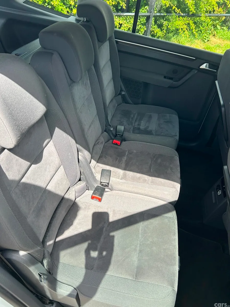 Volkswagen Touran MPV, Petrol, 2015, White