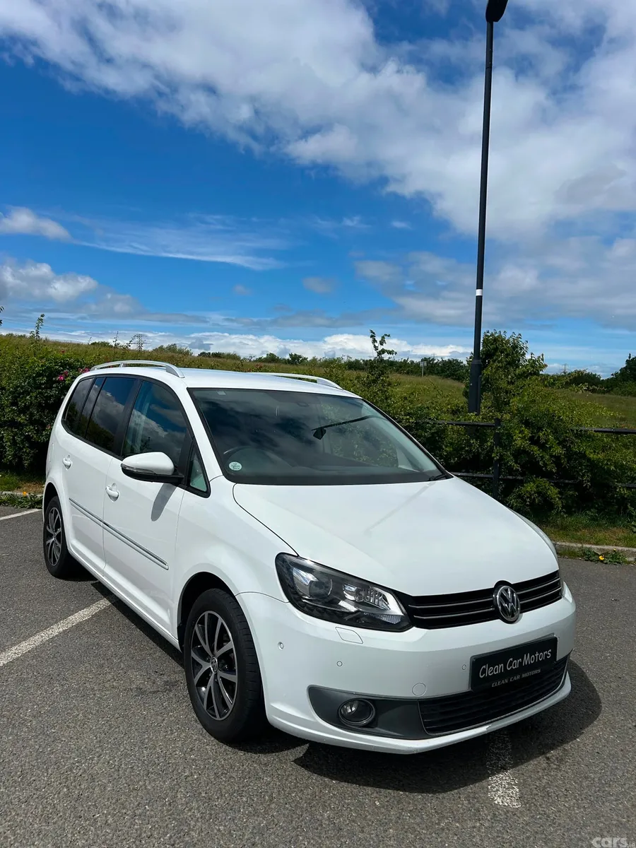 Volkswagen Touran MPV, Petrol, 2015, White