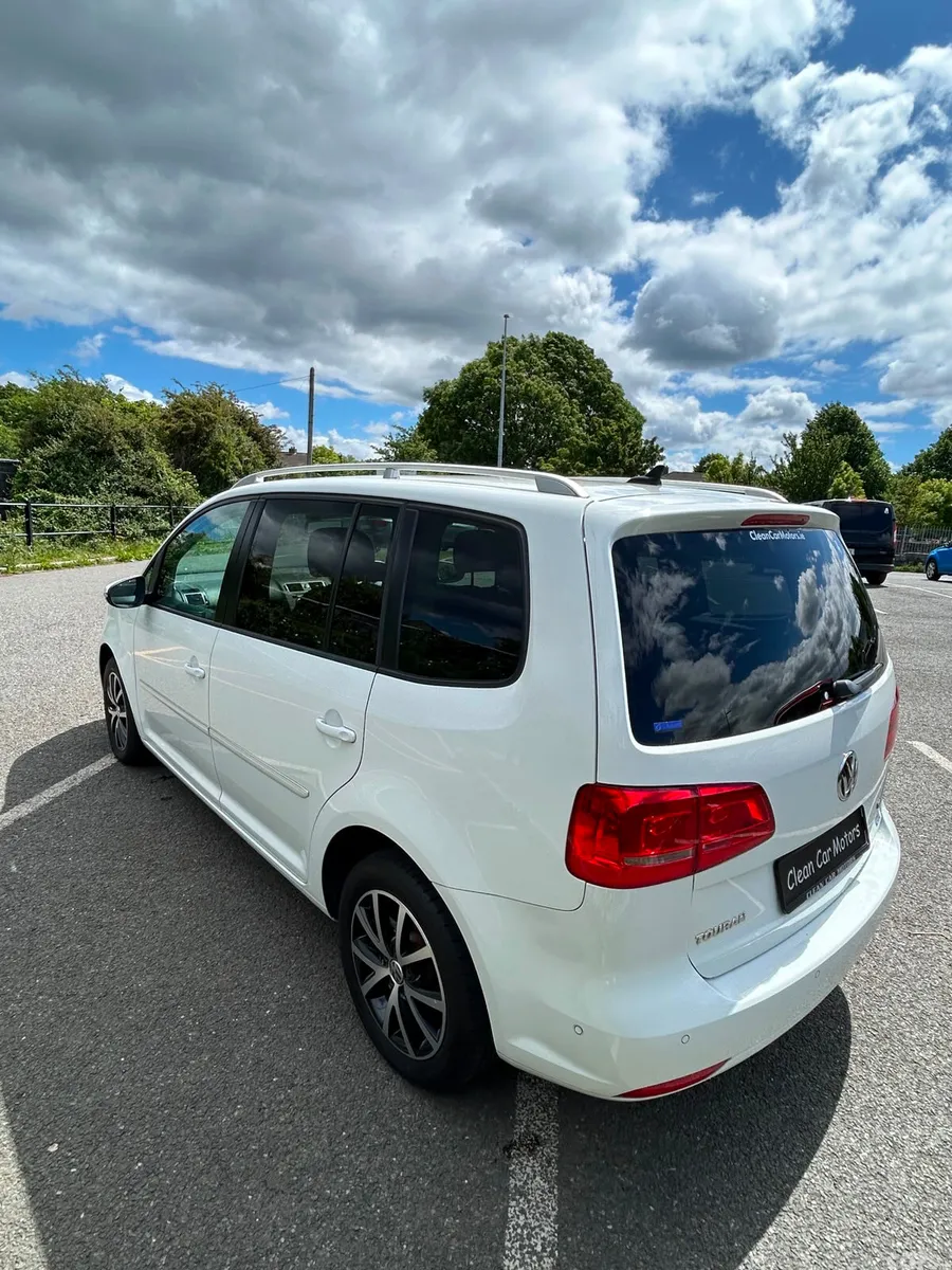 Volkswagen Touran MPV, Petrol, 2015, White