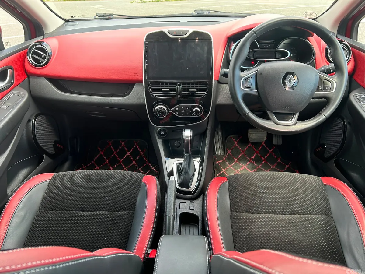 Renault Clio Hatchback, Petrol, 2017, Red