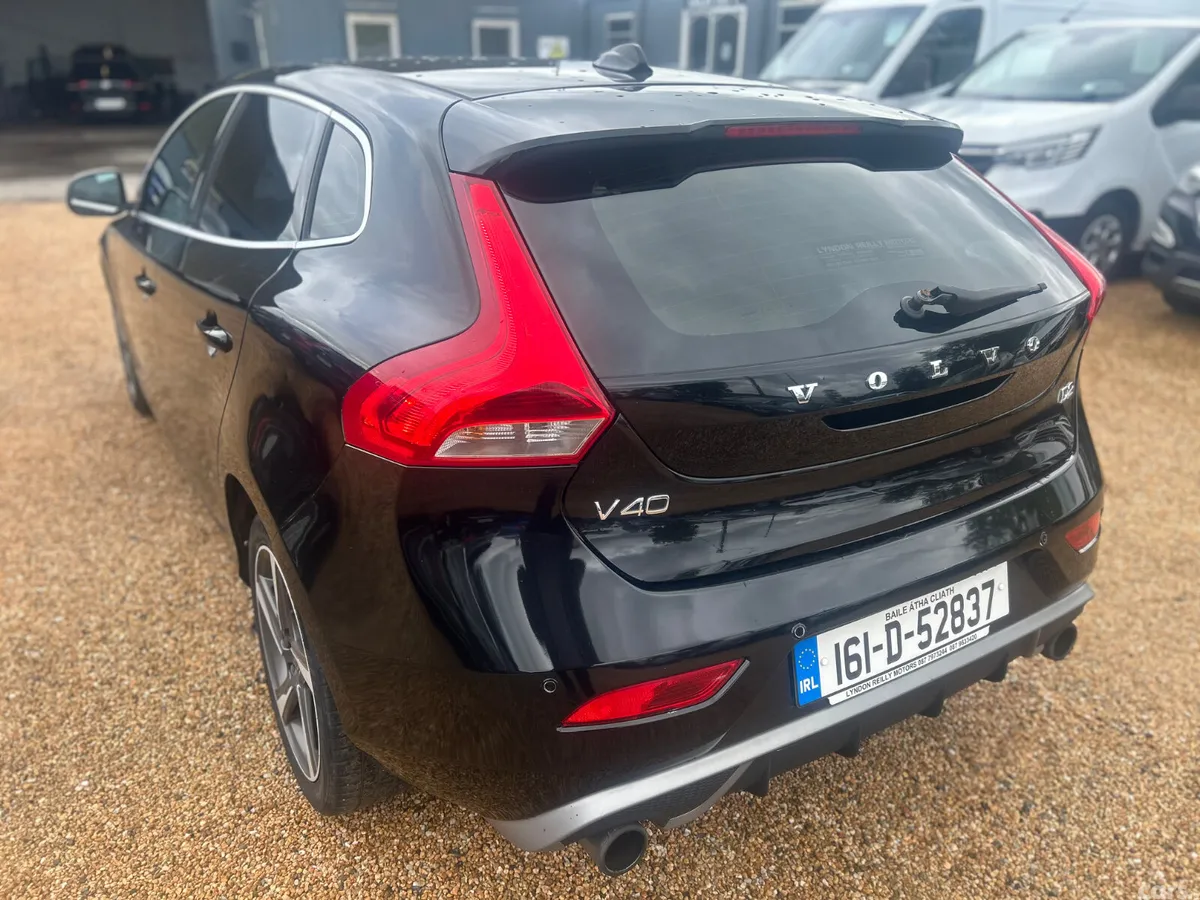 Volvo V40 Hatchback, Diesel, 2016, Black