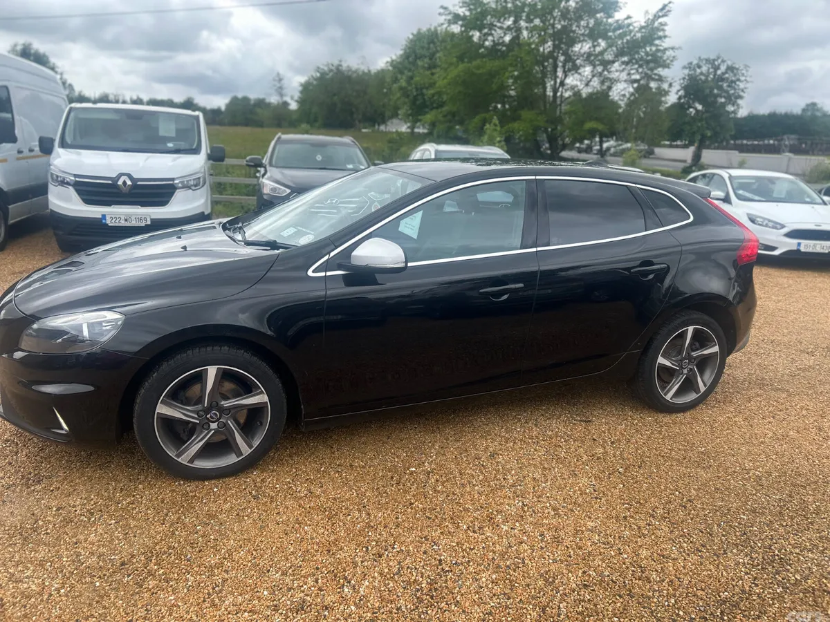 Volvo V40 Hatchback, Diesel, 2016, Black