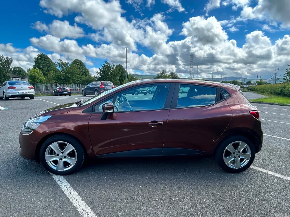 Renault Clio Hatchback, Petrol, 2015, Brown