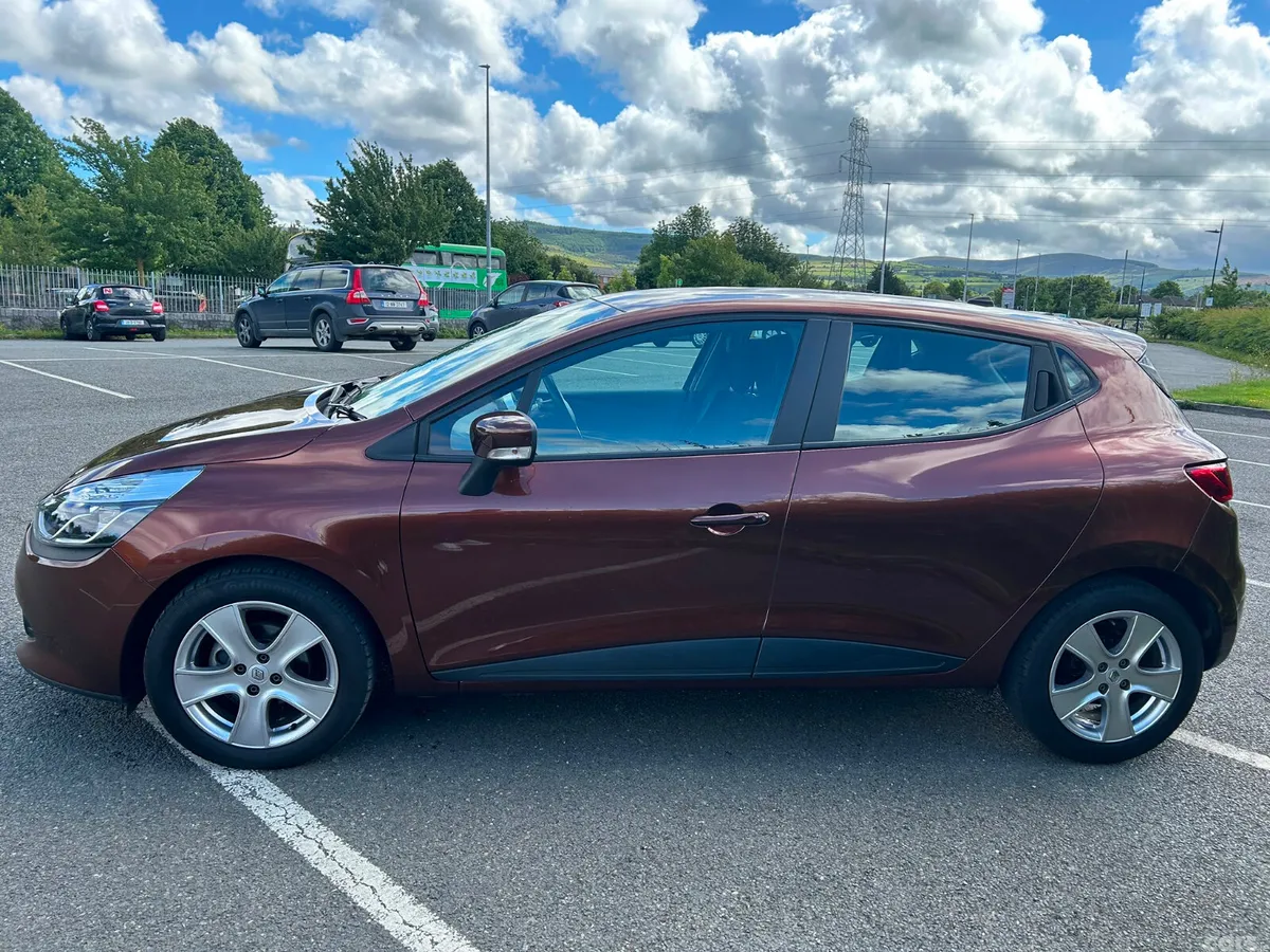 Renault Clio Hatchback, Petrol, 2015, Brown