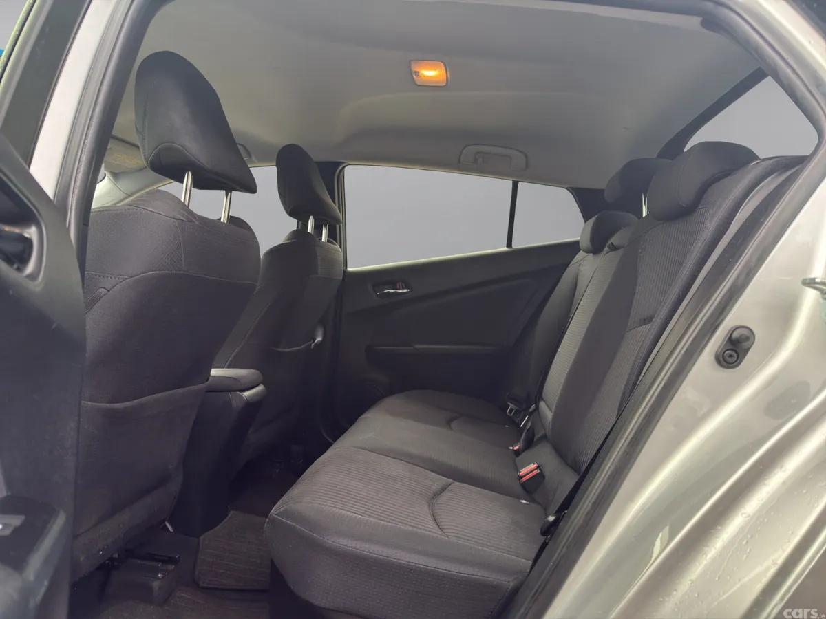 Toyota Prius Hatchback, Petrol Hybrid, 2017, Silver