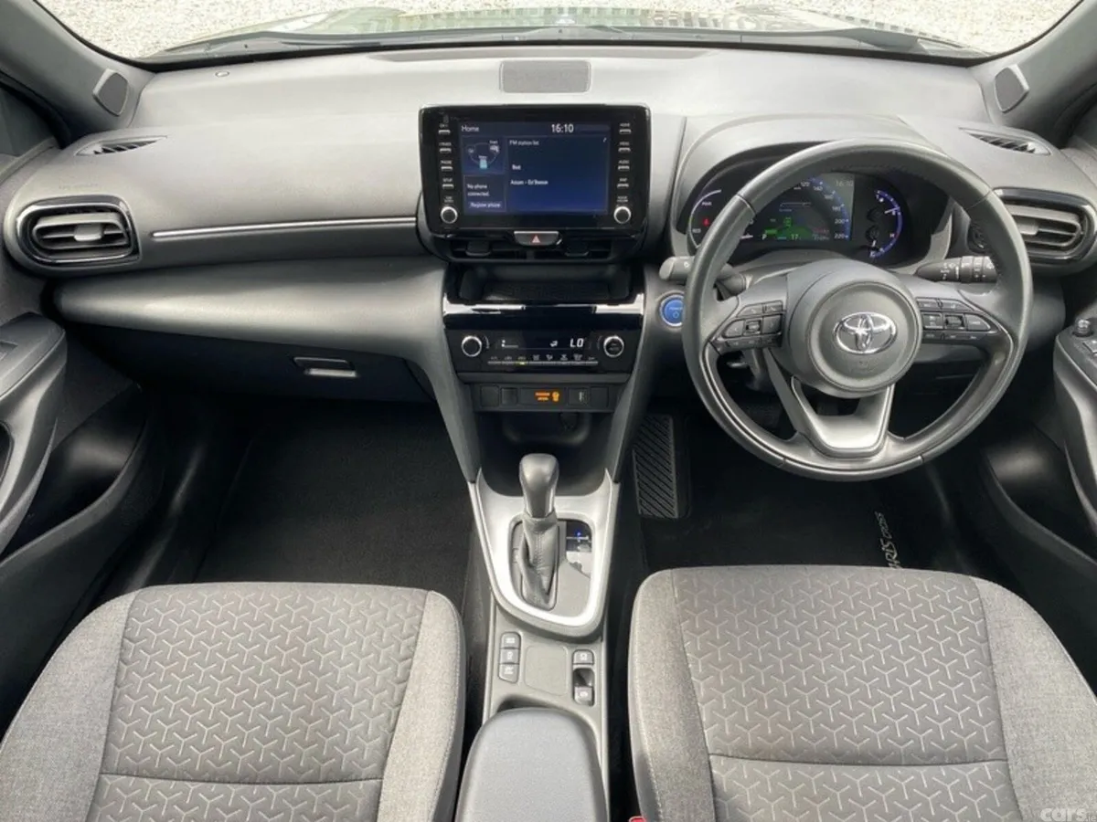 Toyota Yaris Cross Hatchback, Petrol Hybrid, 2023, Bronze