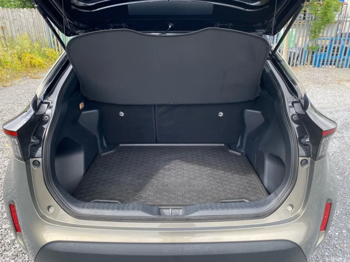 Toyota Yaris Cross Hatchback, Petrol Hybrid, 2023, Bronze