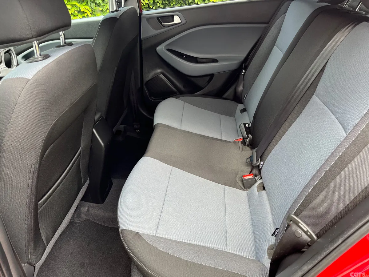Hyundai i20 Hatchback, Petrol, 2019, Red