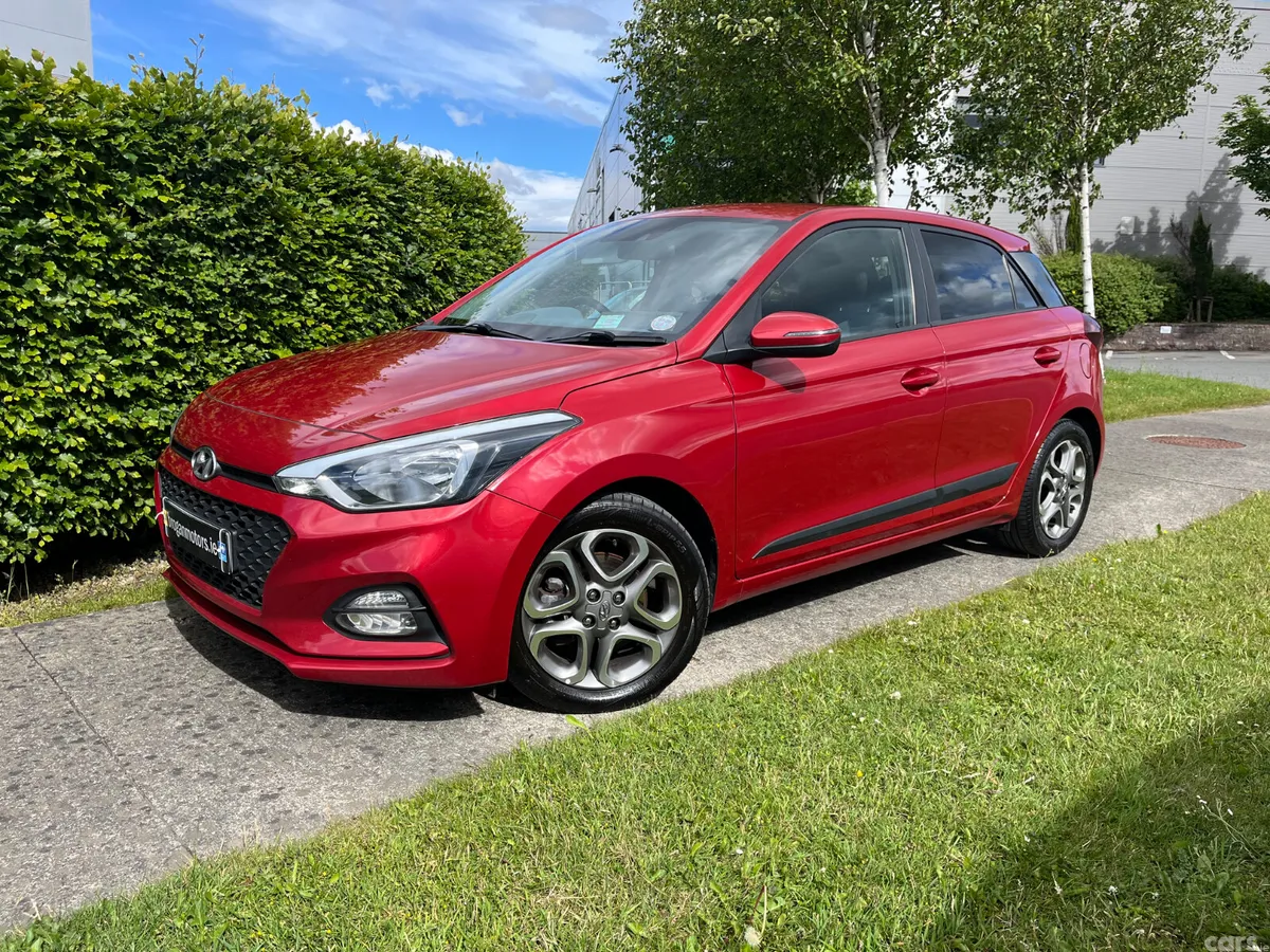 Hyundai i20 Hatchback, Petrol, 2019, Red