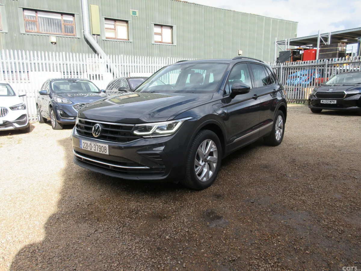Volkswagen Tiguan SUV, Petrol Hybrid, 2022, Grey