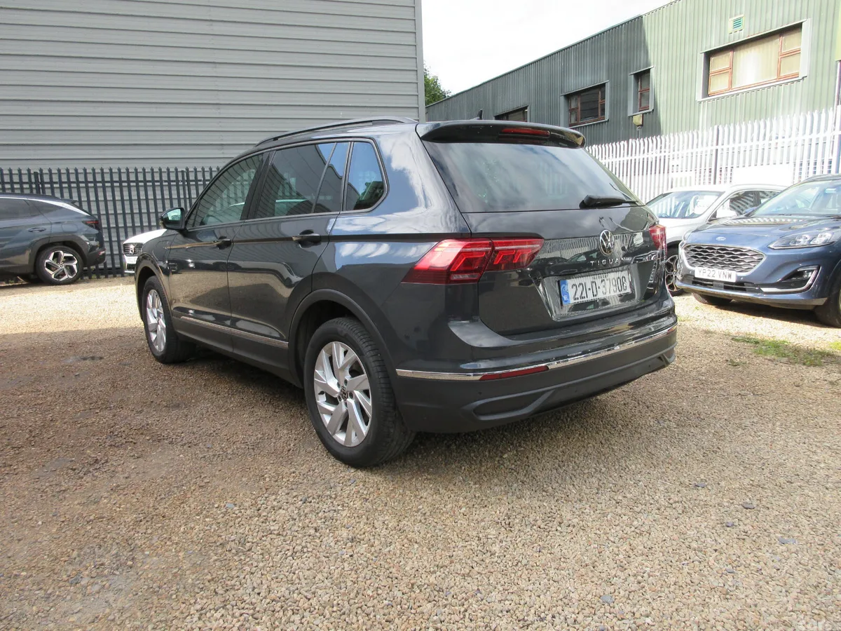 Volkswagen Tiguan SUV, Petrol Hybrid, 2022, Grey