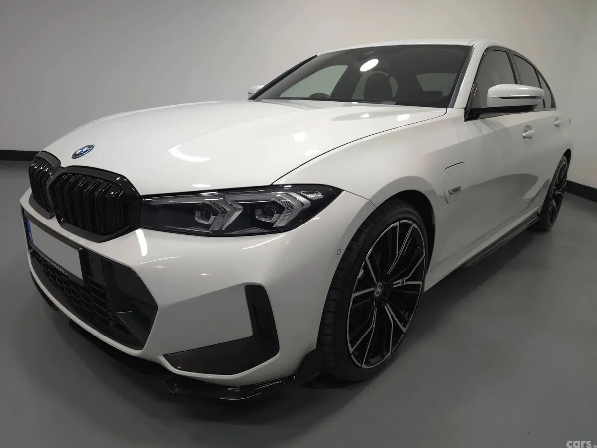 BMW 3-Series Saloon, Petrol Hybrid, 2023, White