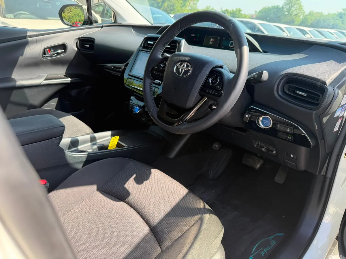 Toyota Prius Hatchback, Petrol Hybrid, 2022, White