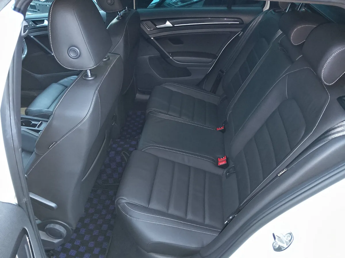 Volkswagen Golf Estate, Petrol, 2017, White