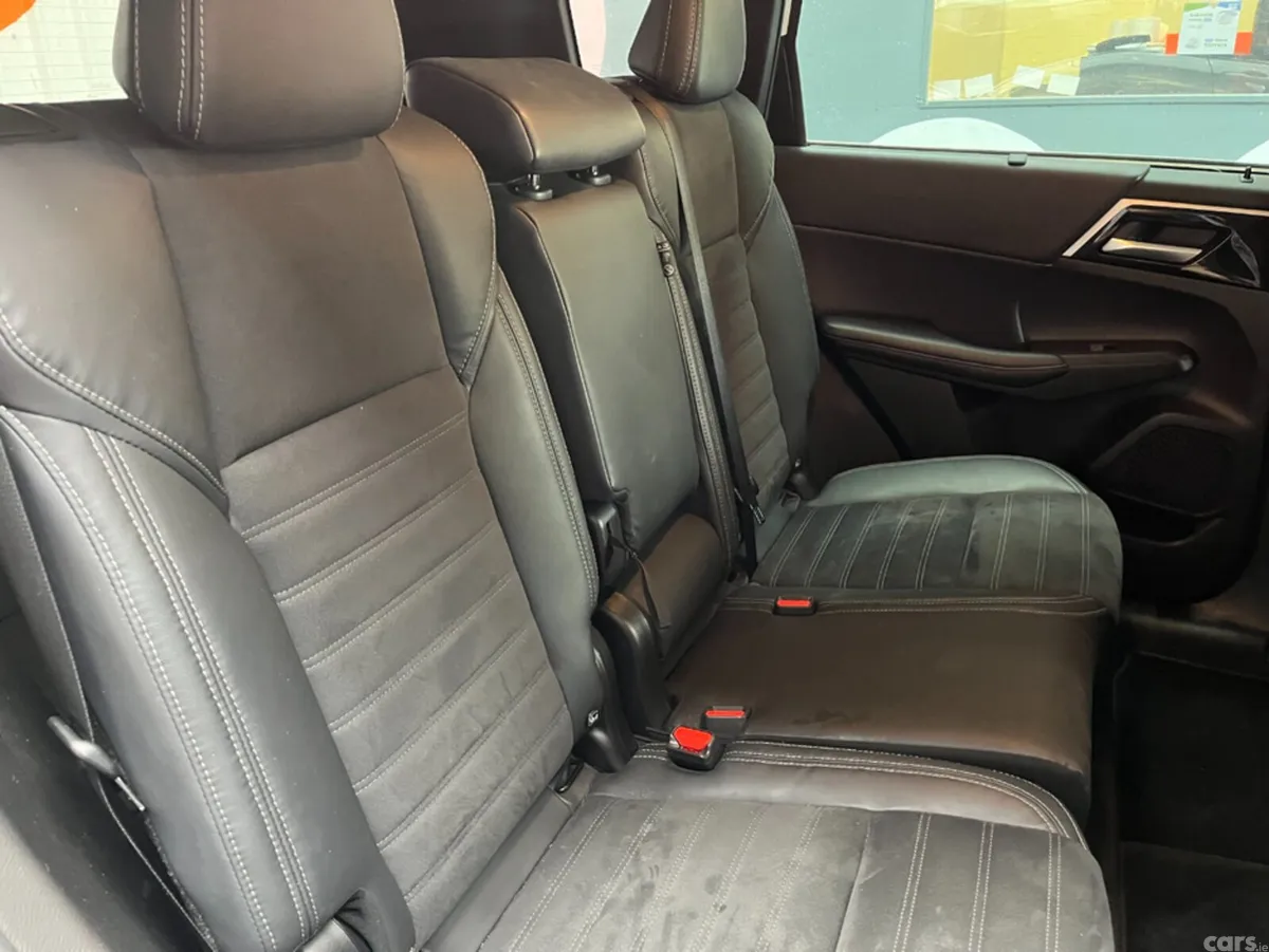 Mitsubishi Outlander SUV, Petrol Plug-in Hybrid, 2023, White