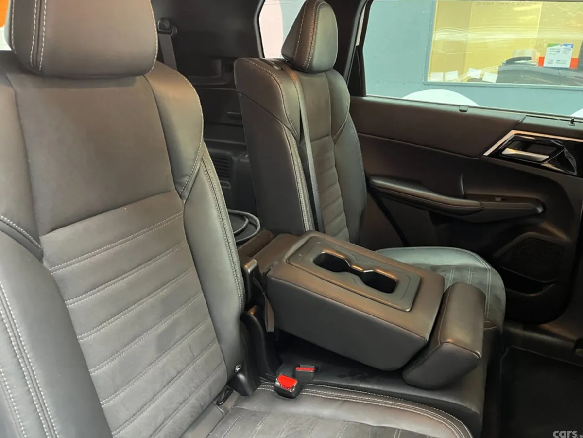 Mitsubishi Outlander SUV, Petrol Plug-in Hybrid, 2023, White