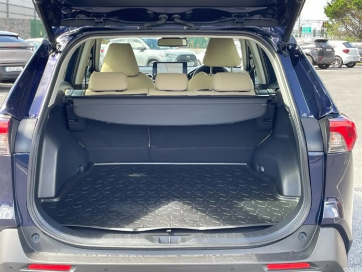 Toyota RAV4 SUV, Petrol Hybrid, 2023, Blue
