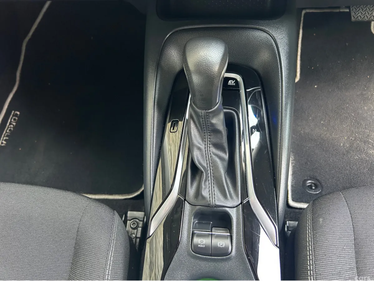 Toyota Corolla Saloon, Petrol Hybrid, 2024, Grey
