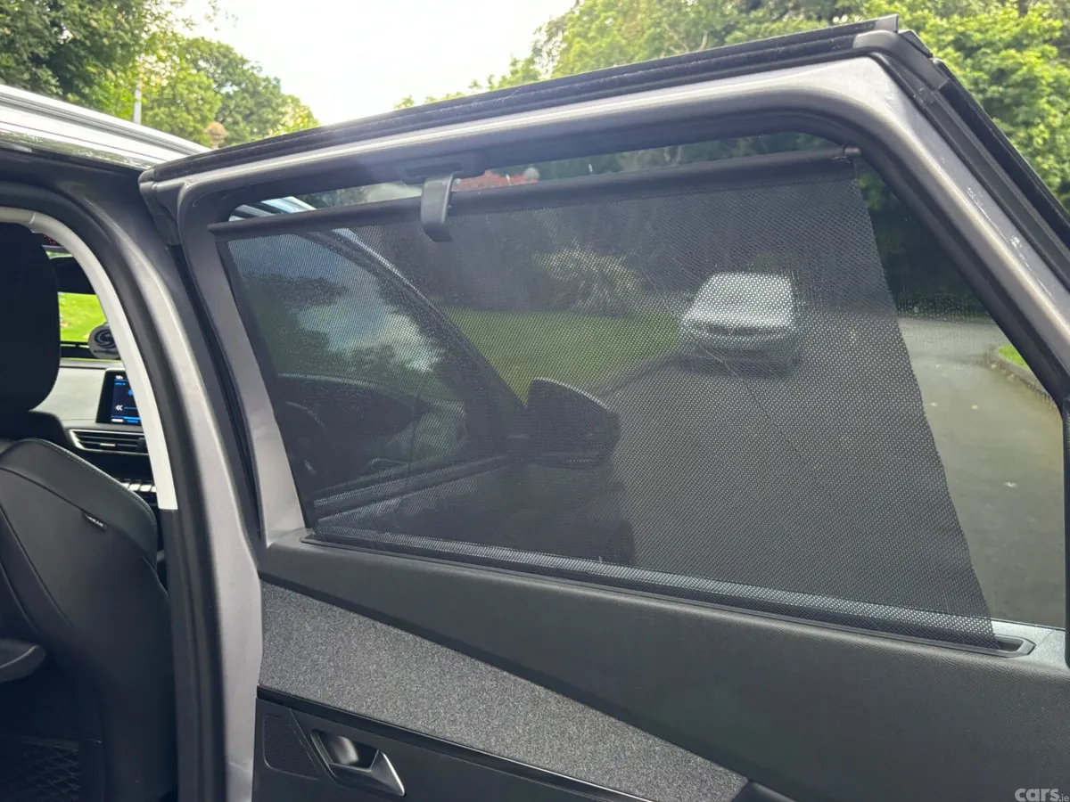 Peugeot 5008 MPV, Diesel, 2020, Grey