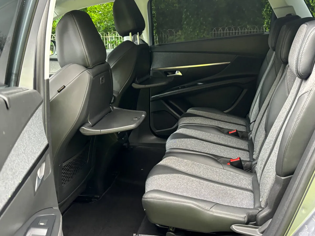 Peugeot 5008 MPV, Diesel, 2020, Grey