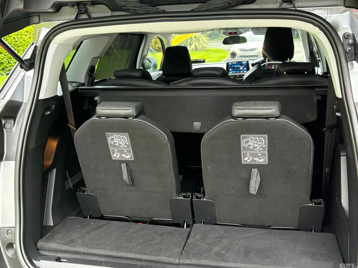 Peugeot 5008 MPV, Diesel, 2020, Grey