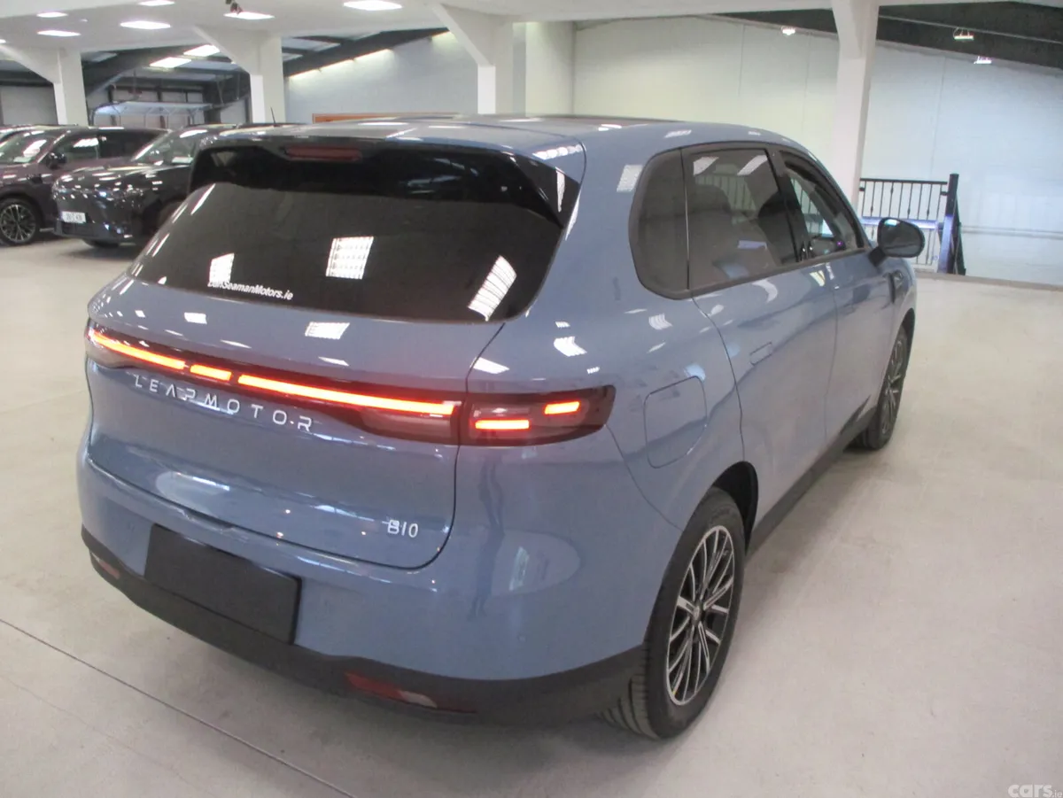 Leapmotor B10 SUV, Petrol Hybrid, 2027, Blue