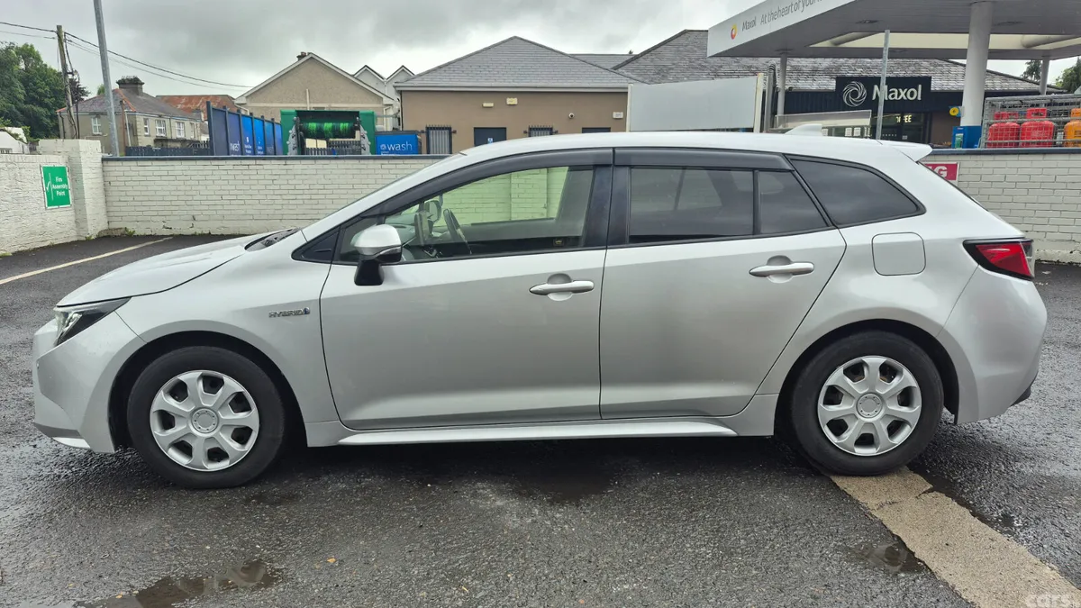 Toyota Corolla Estate, Petrol Hybrid, 2020, Silver