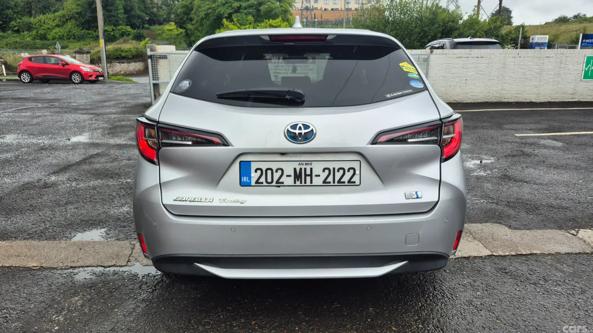 Toyota Corolla Estate, Petrol Hybrid, 2020, Silver