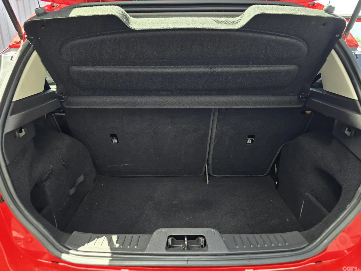 Ford Fiesta Hatchback, Petrol, 2015, Red