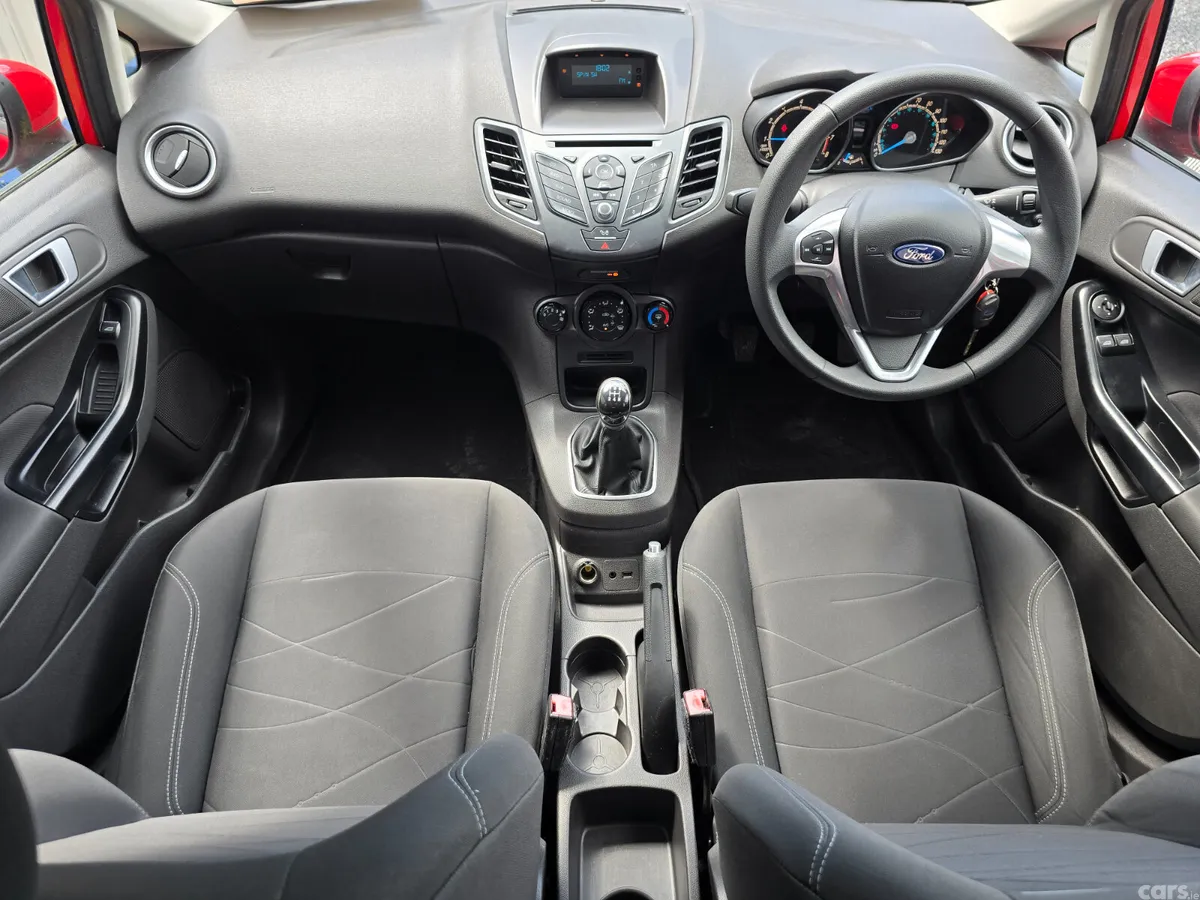 Ford Fiesta Hatchback, Petrol, 2015, Red