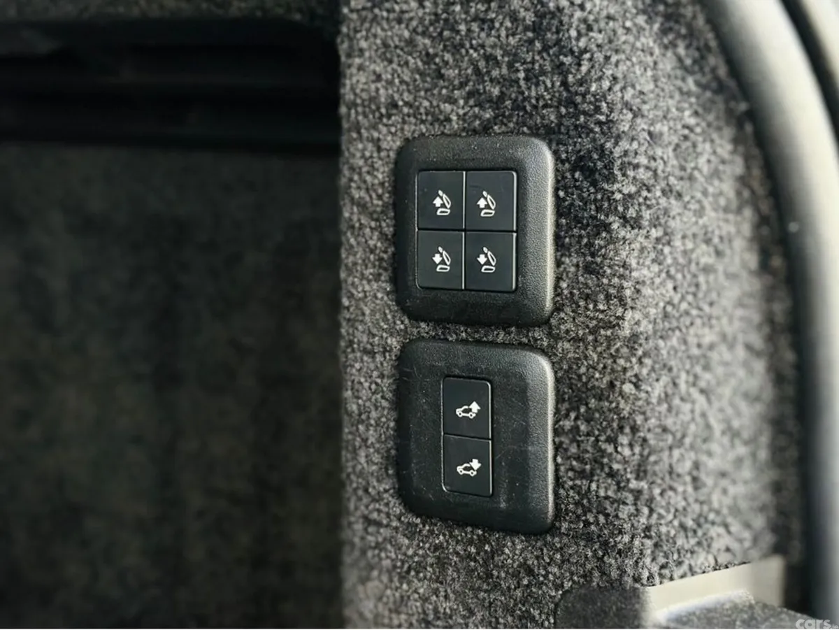 Land Rover Range Rover SUV, Petrol Hybrid, 2020, Black