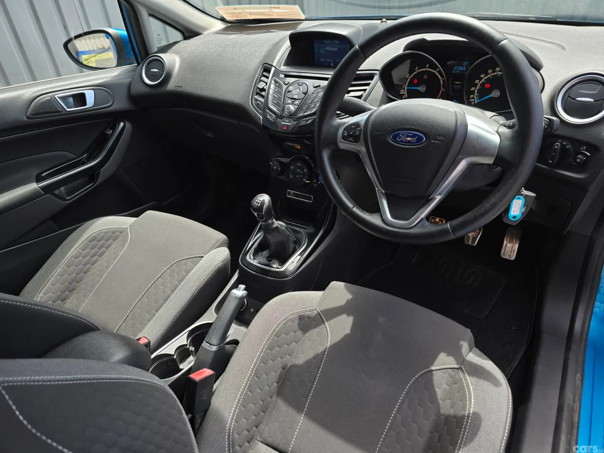 Ford Fiesta Hatchback, Petrol, 2016, Blue