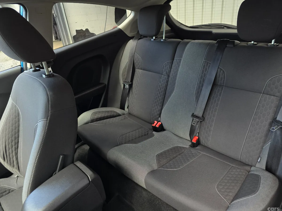 Ford Fiesta Hatchback, Petrol, 2016, Blue