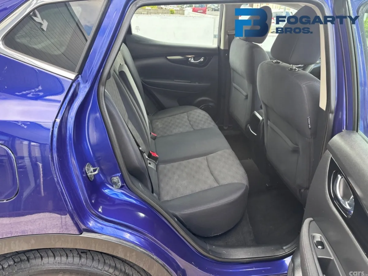 Nissan Qashqai Hatchback, Diesel, 2015, Blue