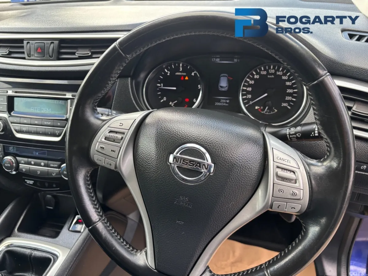 Nissan Qashqai Hatchback, Diesel, 2015, Blue