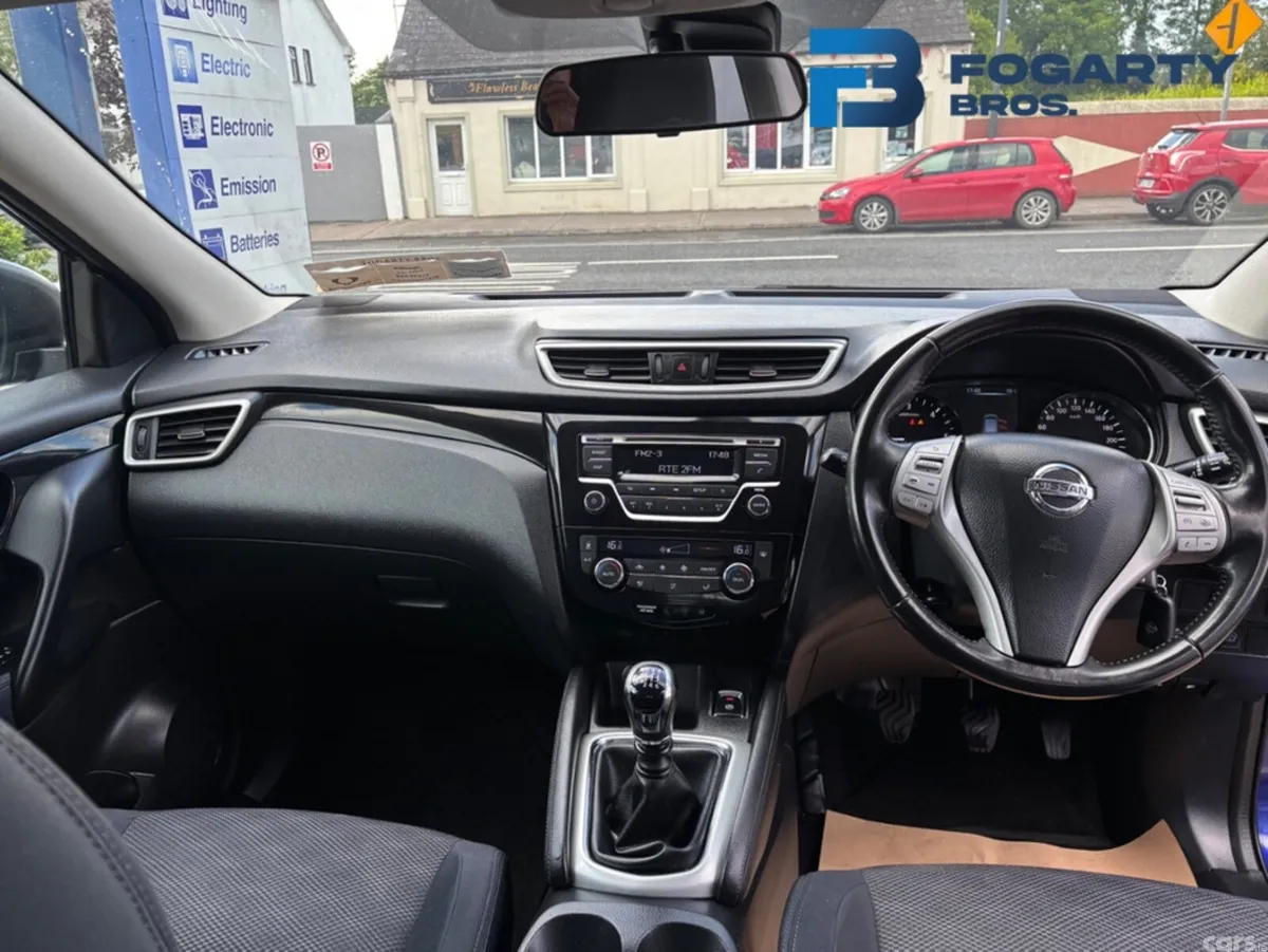 Nissan Qashqai Hatchback, Diesel, 2015, Blue