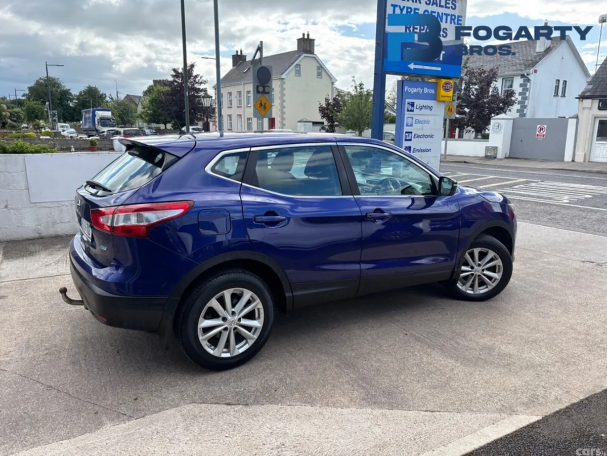 Nissan Qashqai Hatchback, Diesel, 2015, Blue