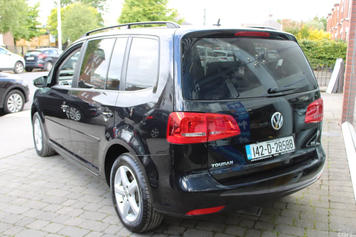 Volkswagen Touran MPV, Petrol, 2014, Black