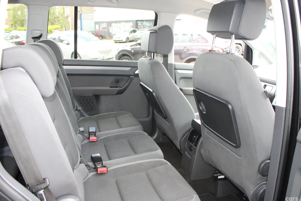 Volkswagen Touran MPV, Petrol, 2014, Black