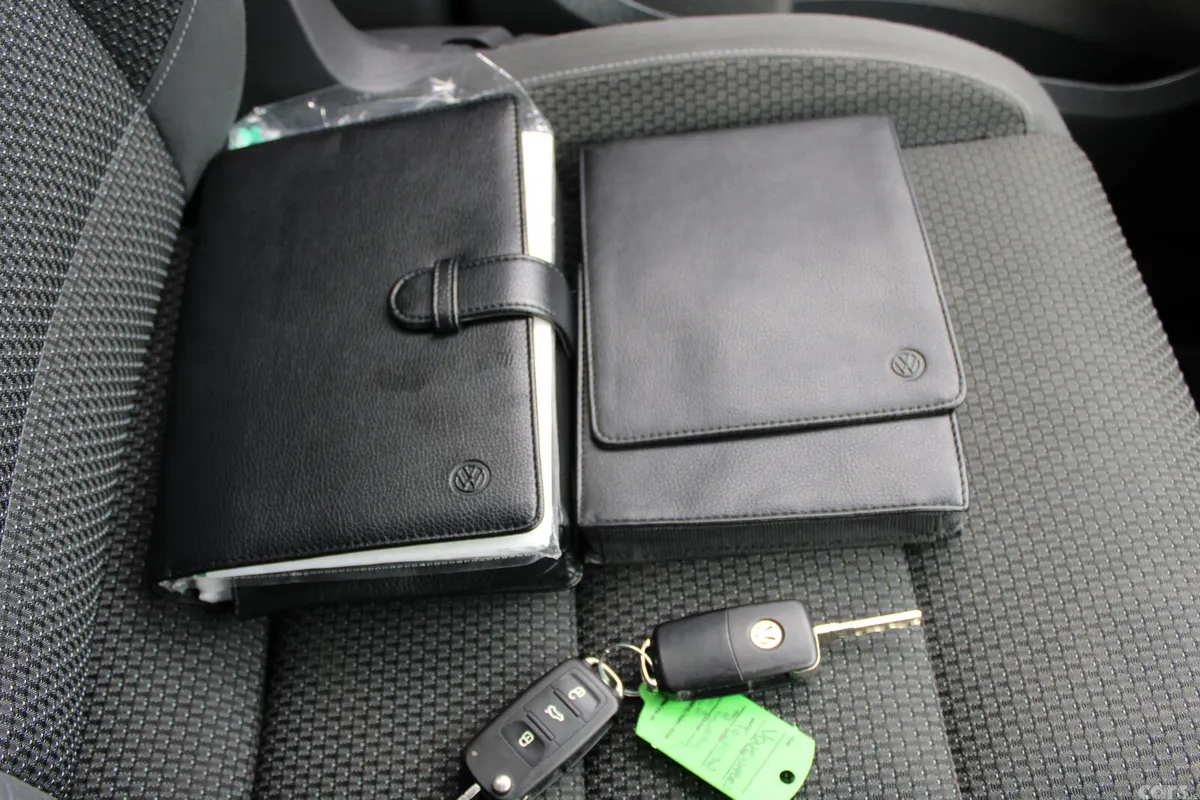 Volkswagen Touran MPV, Petrol, 2014, Black