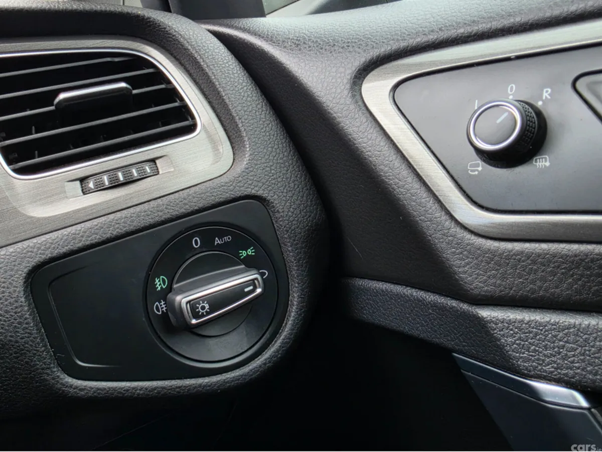 Volkswagen Golf Hatchback, Petrol, 2013, Silver