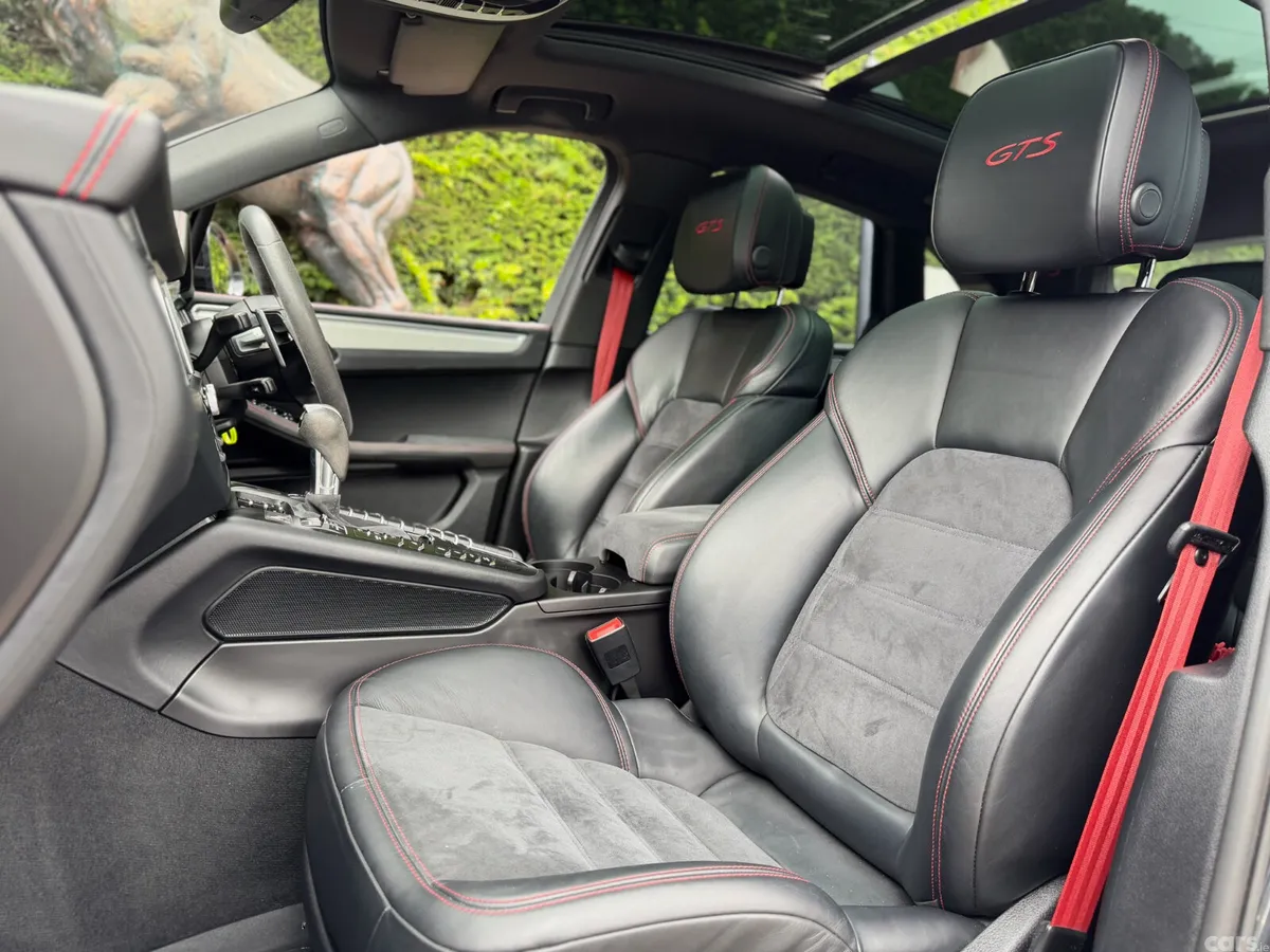 Porsche Macan SUV, Petrol, 2021, Grey