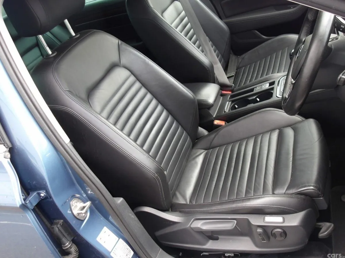 Volkswagen Passat Saloon, Diesel, 2017, Blue